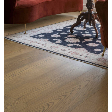 271 x 11.3mm Woodura Oak Medium Smoked 1.934m2pk 271 x 11.3 x 2378mm Natural Grade, Pro Lacquered